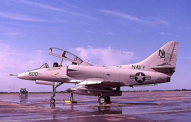600gr TA-4J 152861 NJ-600 VF-126 1980