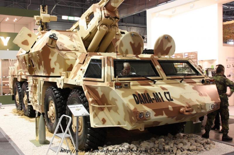 dana-m1_artillery_self_propelled_gun_howitzer_2011_idet_defence_defense_exhibition_brno_01
