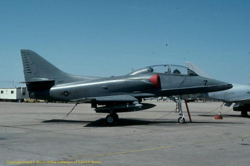 7 TA-4J 153492 VC-12 1986