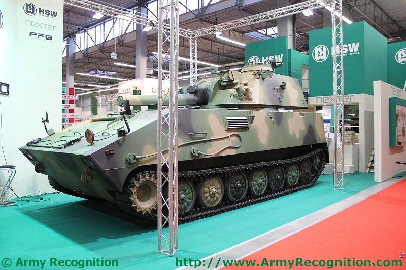self-propelled_mortar_MSPO_2011_International_Defence_Equipment_Exhibition_Poland_Kielce_001