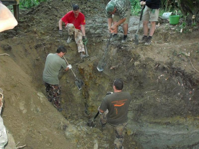 Körbe tisztítva láthatóvá válik a gépágyú