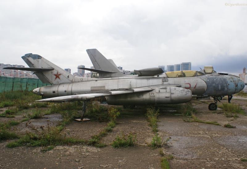YAK-25M
