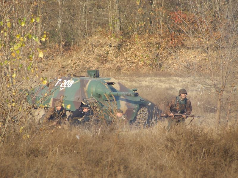 "Ellőtték" a tank lánctalpát, ezért a vezetők kiszállnak