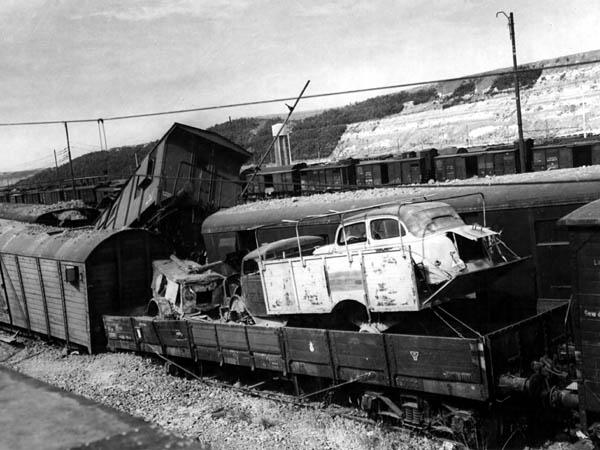 car-in-truck-in-railroad-truck