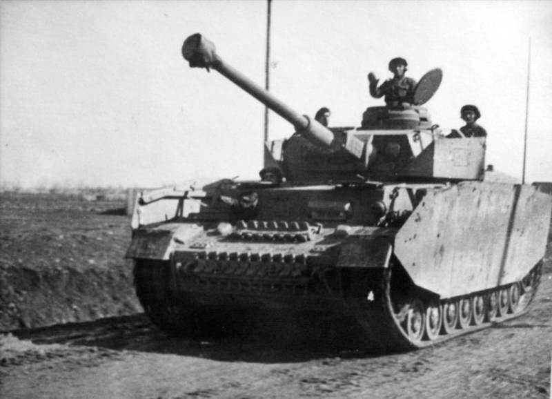 Román  pz413twet