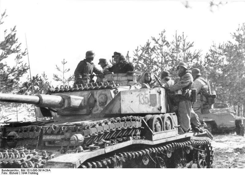 Panzerkampfwagen IV Ausf. G (Sd.Kfz. 1612) Nr. 135 Ce Panzer IV lang est bardé de patins de chenille de T-34 de la caisse à la tourelle !