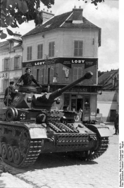 Bundesarchiv_Bild_101III-Zschaeckel-168-21,_Frankreich,_Panzer_IV_,_SS-Division_-Leibstandarte_Adolf_Hitler-