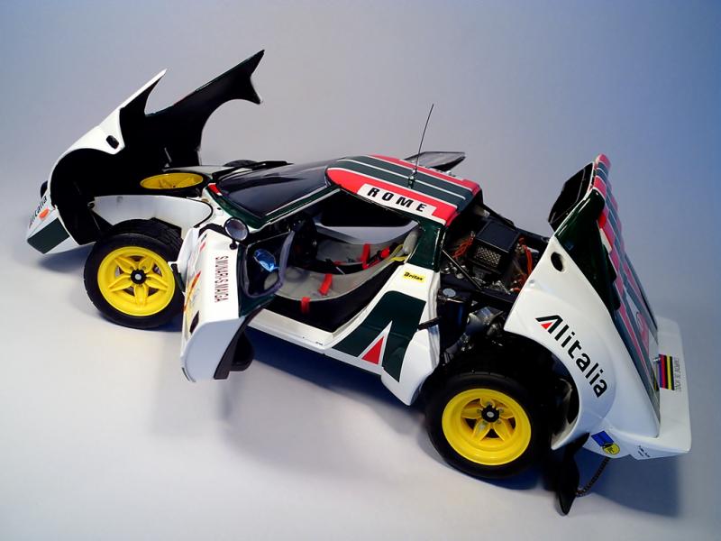 Lancia Stratos HF 1974 Monte Carlo Rally - Kyosho 1:18