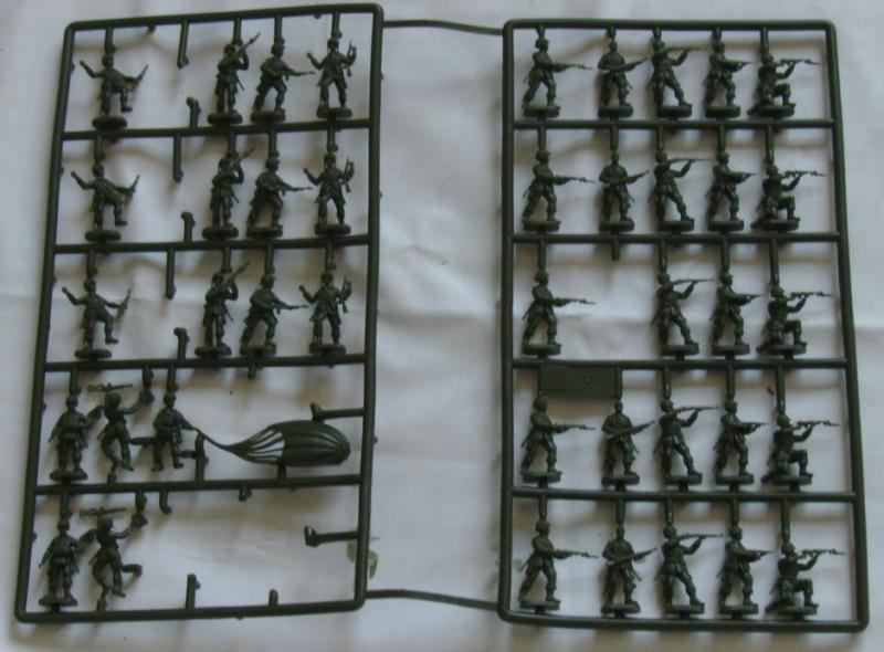 ejtőernyősök

Amerikai II.vh-s ejtőernyős figurák 1/72-es, néhány figura hiányzik, doboza nélkül, ára:1000ft