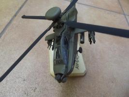 AH-64D Longbow Apache
(cserbal)