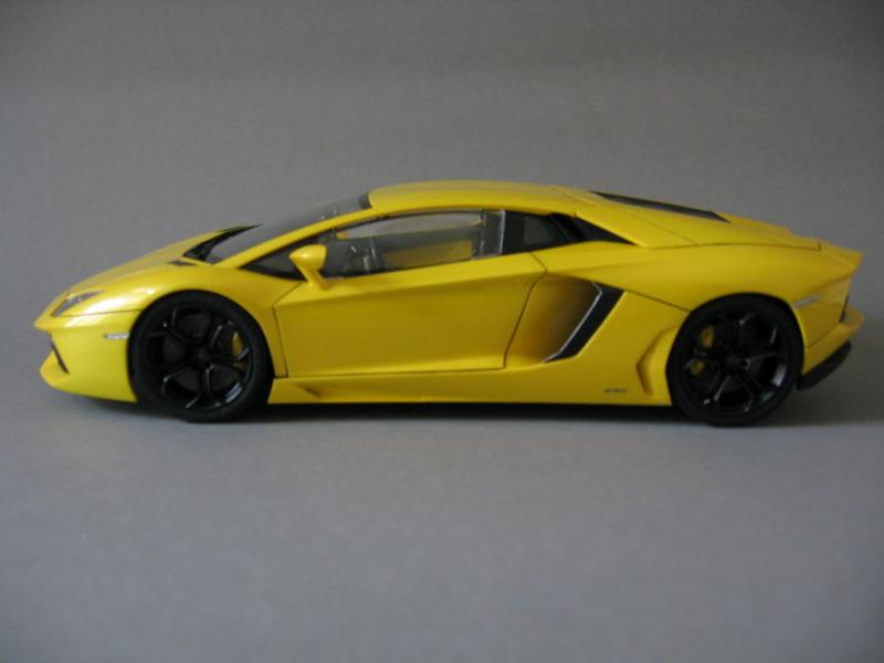 Lamborghini Aventador 001