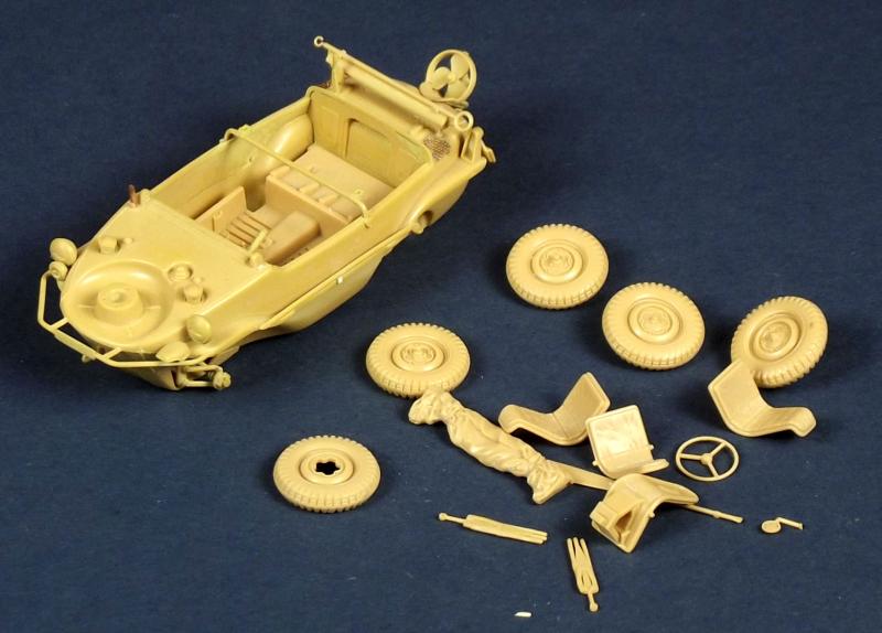 Tamiya - 1/48 - Schwimmwagen - A makett festésre előkészítve teljesen összeépítve. A készlet hiánytalan! 3500 Ft
