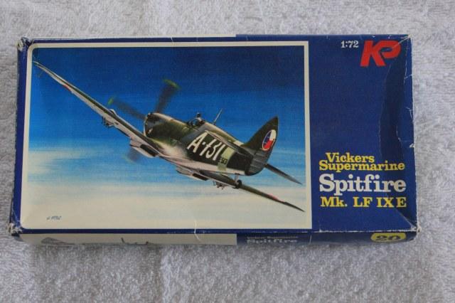 Vickers Supermarine Spitfire Mk LF IX E; doboz nincs