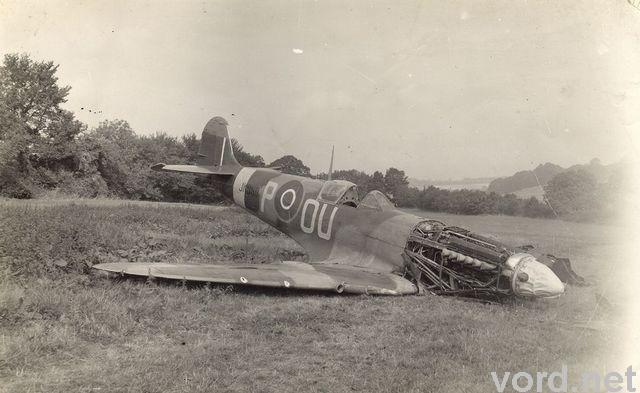 tn_800x600_133803_53688_spitfire_forced_landing