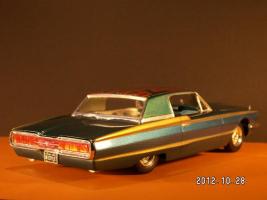AMT 1966 Ford Thunderbird Lowrider 1:25