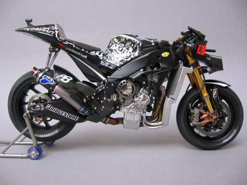 Yamaha M1 Rossi 2010 Laguna Seca 001