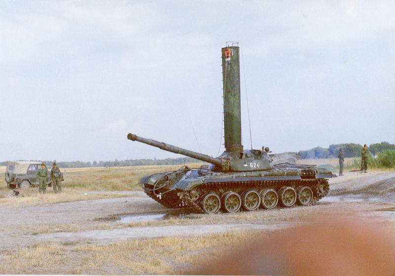 Vizalatti_T-72_3

1