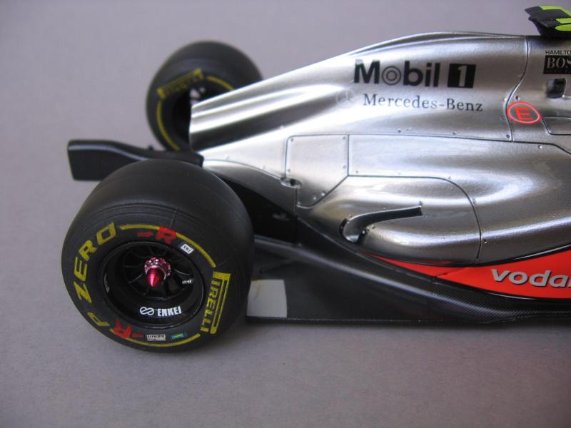 MP4-27 032