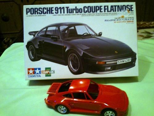 porshe 1:24es  6000ft

kaszni festve