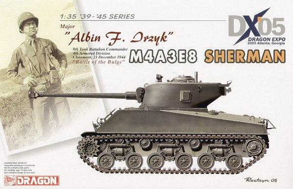 M4A3E8 Sherman Major Albin F. Irzyk; maratás, fém vontatókábel, fém lövegcső, fém lőszerek, szemenkénti lánctalp