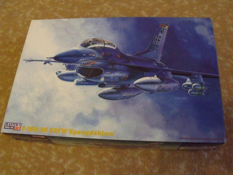 F-16D

Mastercraft a C verzió is megépíthető, matrica nincs, 1/72
1200.-