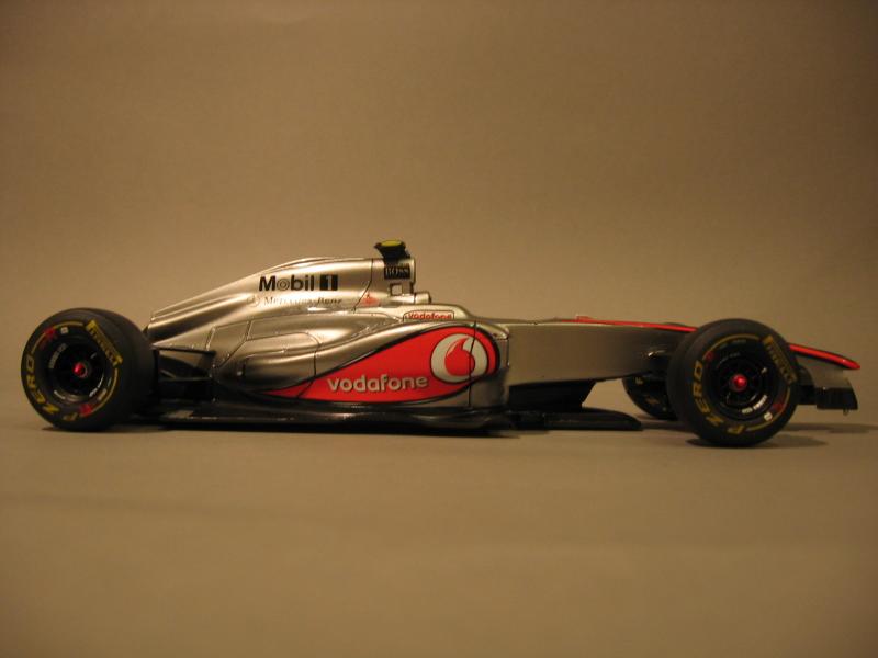 MP4-27 054