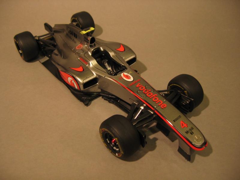 MP4-27 056