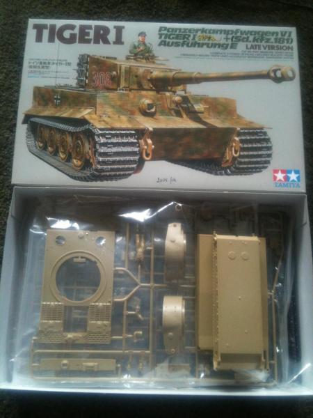 9000

TAMIYA 35146 Tiger I Ausf.E Late version