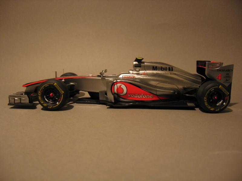 MP4-27 102