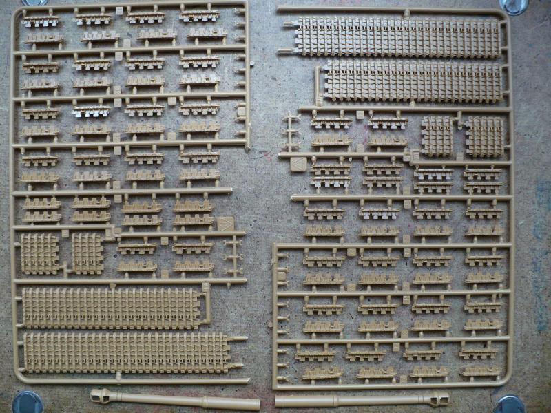 35-ös Italeri Tigris I. late lánctalp+löveg 1000Ft+posta