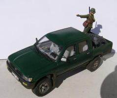 Toyota Hilux vadásszal, 1/35

A MENG Toyota Hilux makettje, a Master Box arnhemi készletének vad
szával és egy saját készítésű vaddisznóval.
