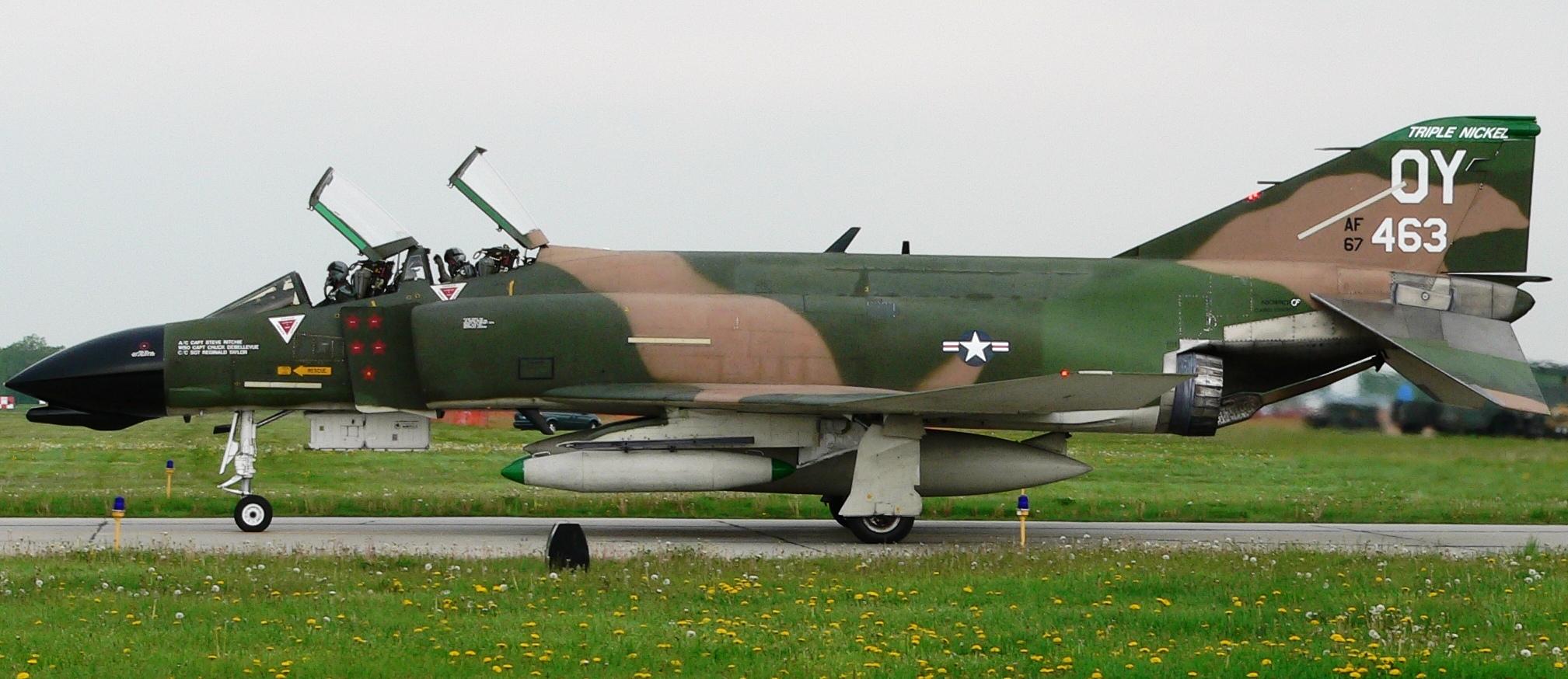 F-4_Phantom_II_Collings_Foundation

az alsó szín a 36622.