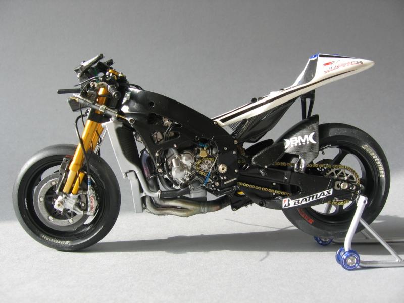 YZR-M1 2012. 001