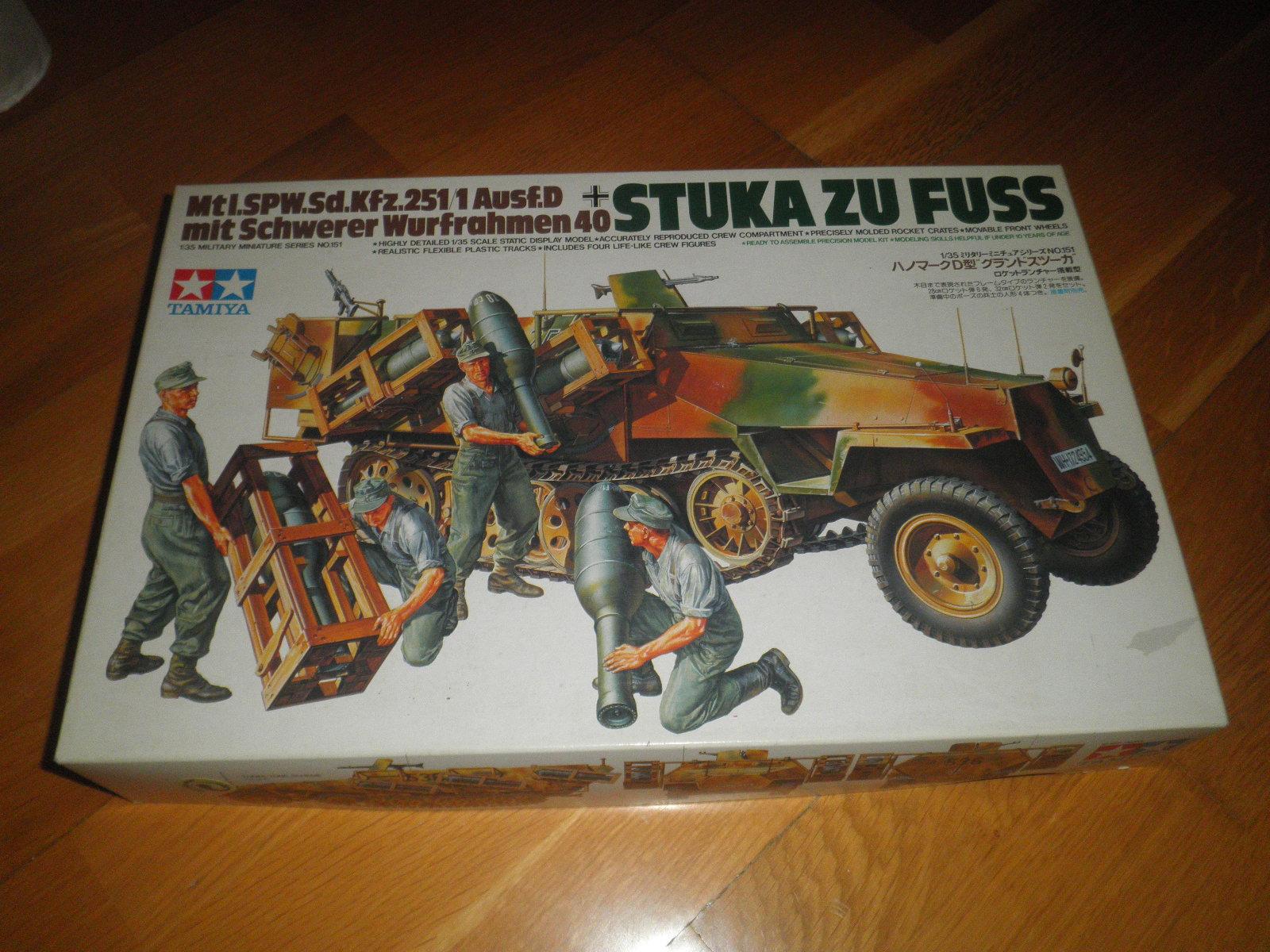 Sdkfz 251/1 Ausf D Stuka zu Fuss 
