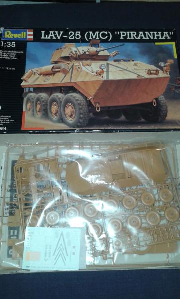 REVELL LAV-25 1:35 5000FT