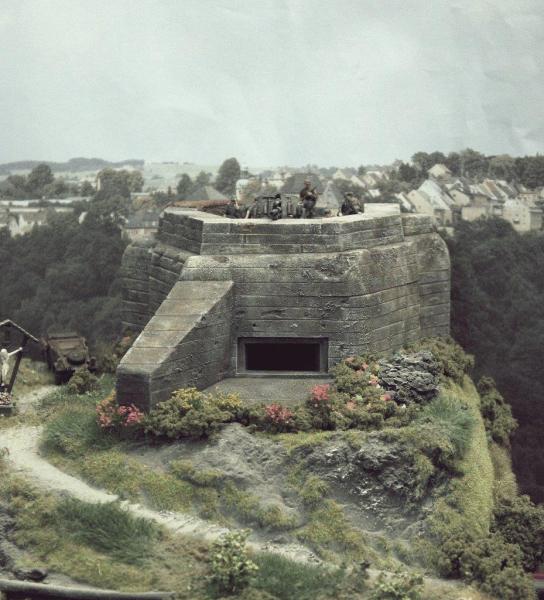 BUNKER A HEGYTETŐN (19)