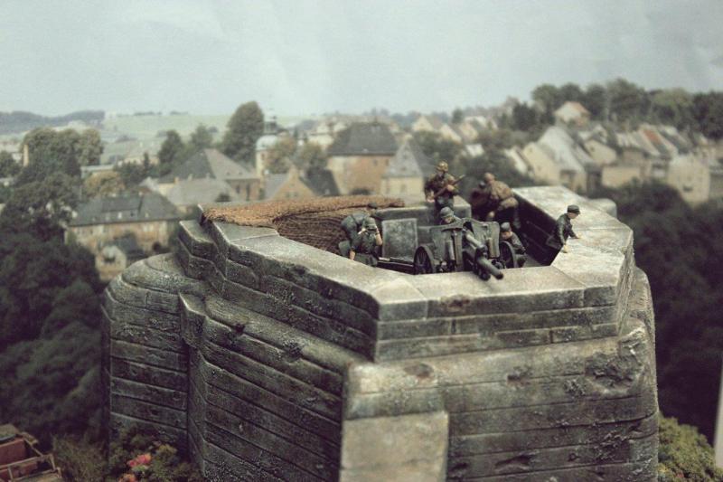 BUNKER A HEGYTETŐN (21)