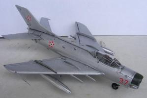 MiG-19, 1/72

A KP makettje, Precíz Stúdió átalakítószettel.