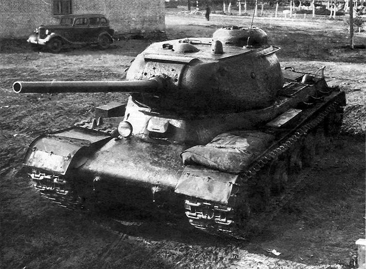 kv-85-heavy-tank-04