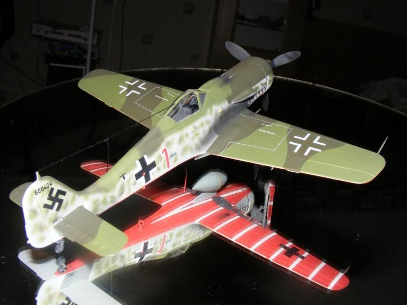 Fw-190D-9 Jv44 vörös 1-es

A gyártási szám és a feliratok egy része szerintem 1:32-es méret.