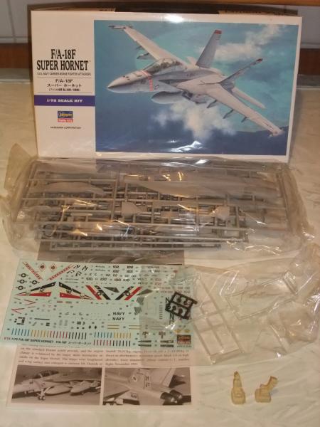 1/72 Hasegawa F/A-18F Super Hornet + gyanta ülések

7500.-