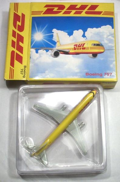 dhl

fém makett