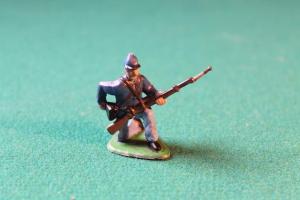 Ha makett nincs, jó a játékkatona is, azaz Észak és Dél 44 mm-ben
(dac)
