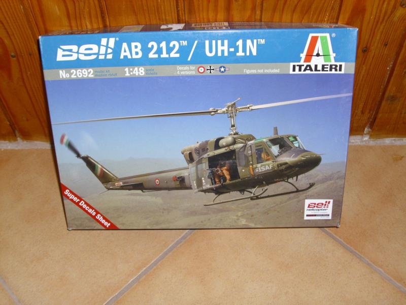 AB-212 UH-1N 1:48

originált 3200ft