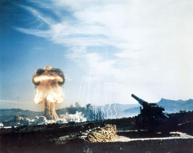 -Nuclear_artillery_test_Grable_Event_-_Part_of_Operation_Upshot-Knothole