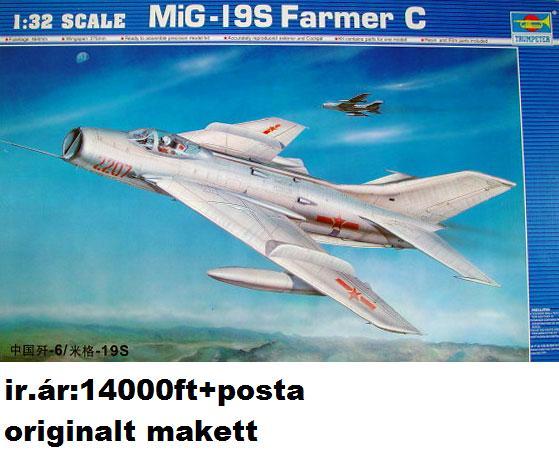 14.000ft+posta mig19 Trumpeter 1/32  