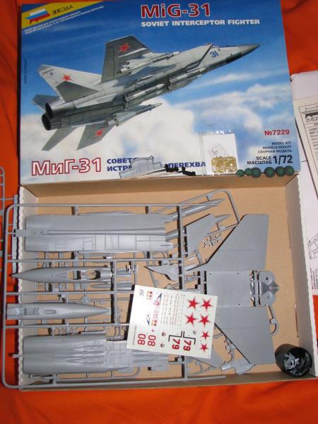 MiG-31_Zvezda_1-72+réz műszerfal+2db gyanta K-36 katapult_4500Ft_1