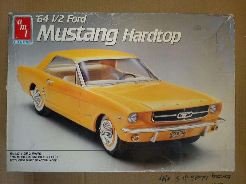 AMT 64 1/2 Ford Mustang Hardtop 1:16 

Hiánytalan, nincs elkezdve. Ritka, nagy makett. 
16000 Ft