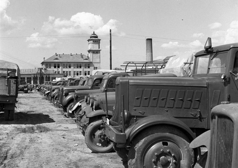 1943 Mátyásföld, Újszász utca 41-43. Magyar Királyi Honvéd gépkocsiszertár 39M Ford-Marmon-Herrington 01