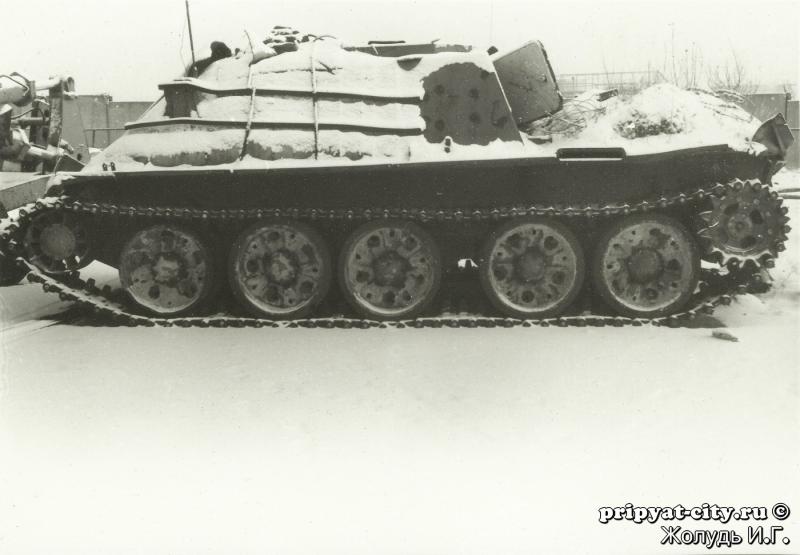 SU-122-54_ModifiedforUseinChernobyl_1.jpg~original